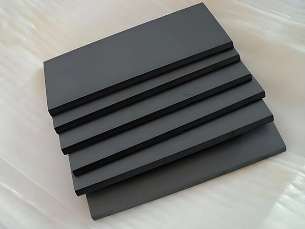 Почему графитовые изделия необходимы для высокопроизводительного промышленного оборудования